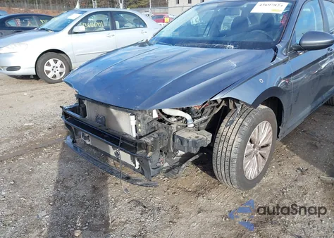 2019 Volkswagen Jetta 1.4T R-Line/1.4T S/1.4T Se from USA, damaged, VIN 3VWC57BU4KM060853